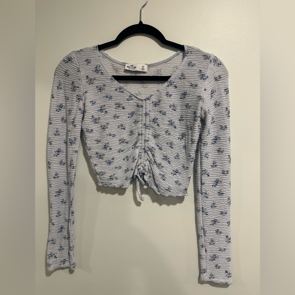 Hollister Floral Crop Top Baby Blue Floral Ruched Lettuce Hem XS Baby Tee Girly